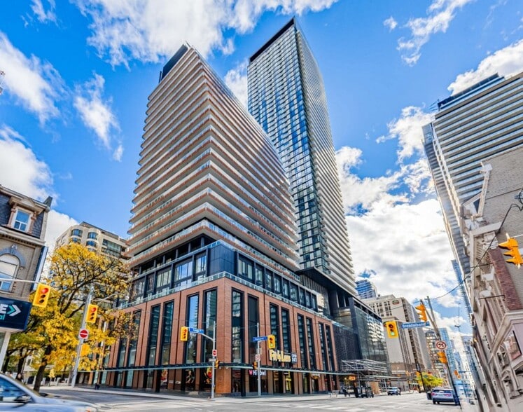 501 Yonge St, Toronto, ON à vendre - Photo de l’immeuble – Image 1 sur 9