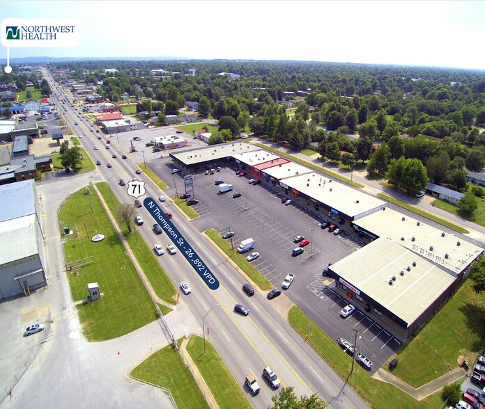 812 N Thompson St, Springdale, AR à louer - Photo de l’immeuble – Image 2 sur 3