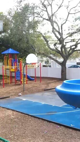 2751 Van Buren St, Hollywood, FL à vendre - Vidéo sur l’annonce professionnelle – Image 2 sur 17