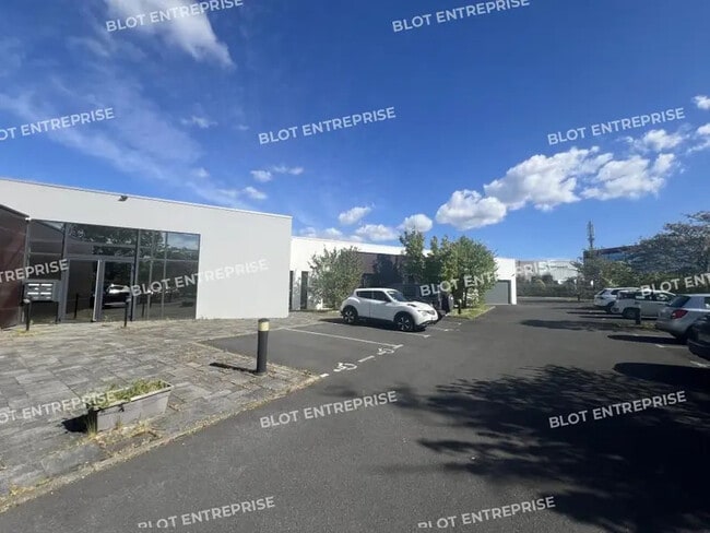 Plus de détails pour 26 Rue Des Mortrais, Couëron - Bureau à vendre
