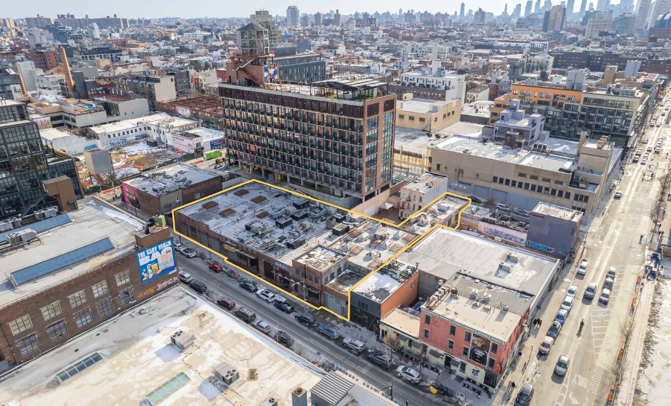 54-60 N 11th St, Brooklyn, NY à louer Photo de l’immeuble– Image 1 sur 12