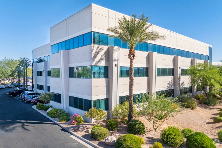 1490 S Price Rd, Chandler, AZ à louer - Photo de l’immeuble – Image 3 sur 20