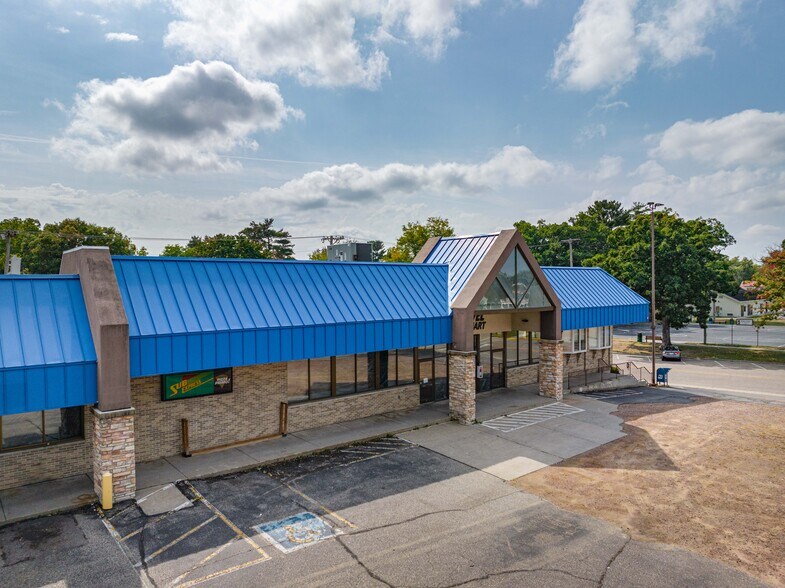 802 Broadway, Wisconsin Dells, WI à vendre - Photo de l’immeuble – Image 1 sur 24