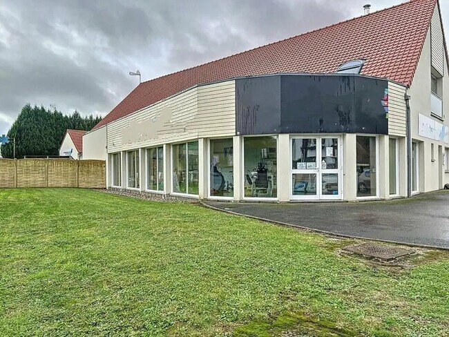Plus de détails pour Local d’activités à vendre