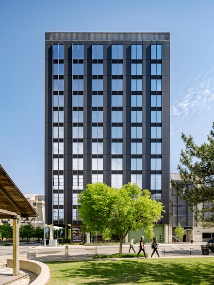 600 N Robinson Ave, Oklahoma City, OK à louer - Photo de l’immeuble – Image 2 sur 8
