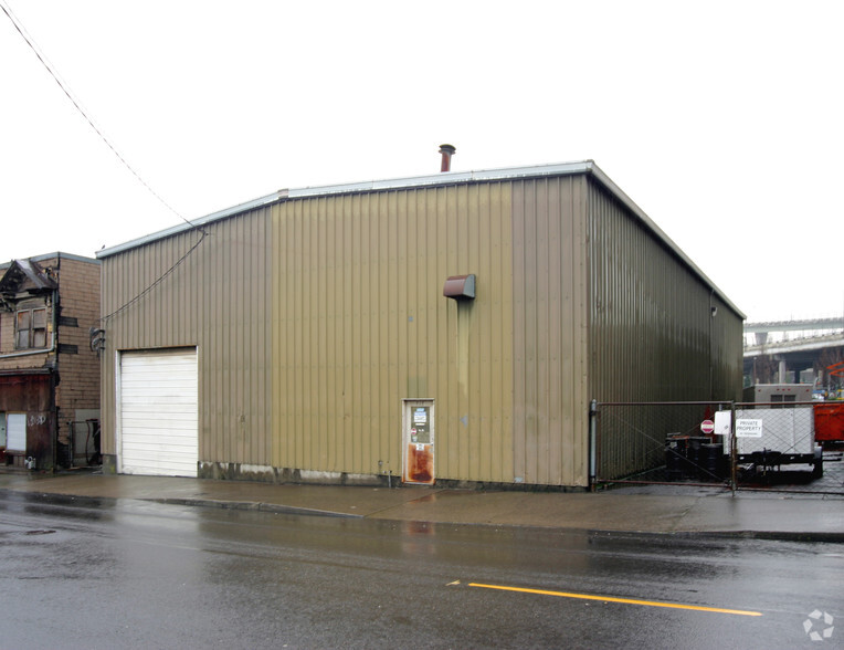717 N Russell St, Portland, OR à vendre - Photo de l’immeuble – Image 2 sur 2