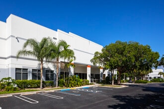 2001-2009 NW 25th Ave, Pompano Beach, FL à louer Photo intérieure– Image 2 sur 11