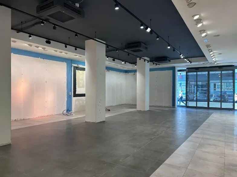 Local commercial dans Saint-Quentin à louer - Photo de l’immeuble – Image 3 sur 8