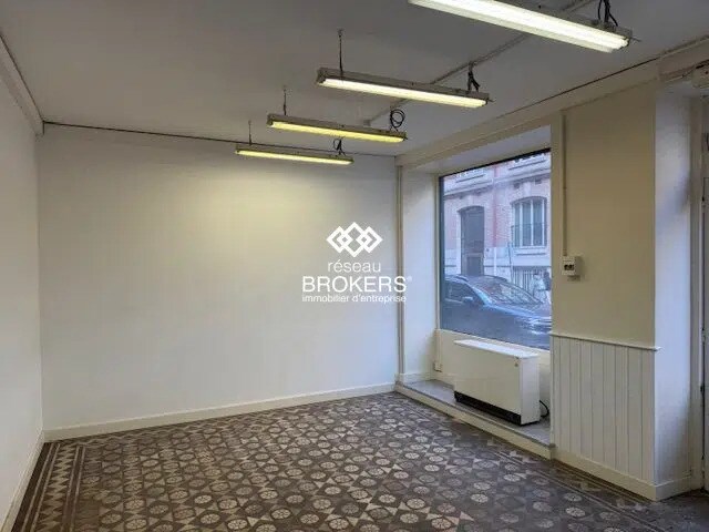 Local commercial dans Paris à vendre - Photo de l’immeuble – Image 3 sur 5