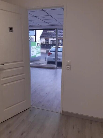 Local commercial dans Noisy-le-Grand à louer - Photo intérieure – Image 3 sur 12