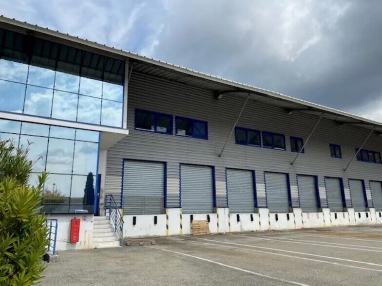 Local d’activités dans Aix-en-Provence à louer - Photo de l’immeuble – Image 1 sur 5