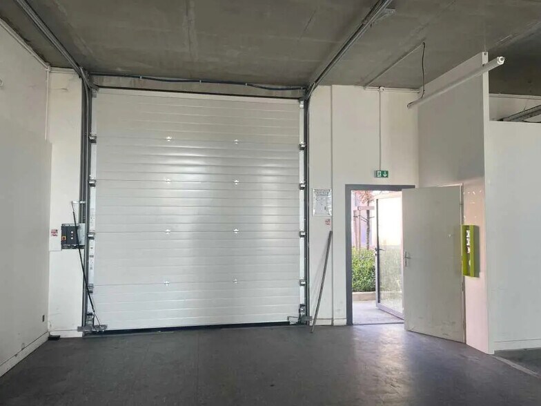 Local d’activités dans Lyon à louer - Photo intérieure – Image 2 sur 6