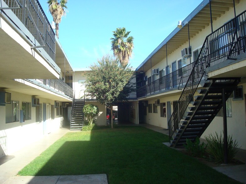 2032 W Linden St, Riverside, CA à vendre - Photo de l’immeuble – Image 3 sur 5