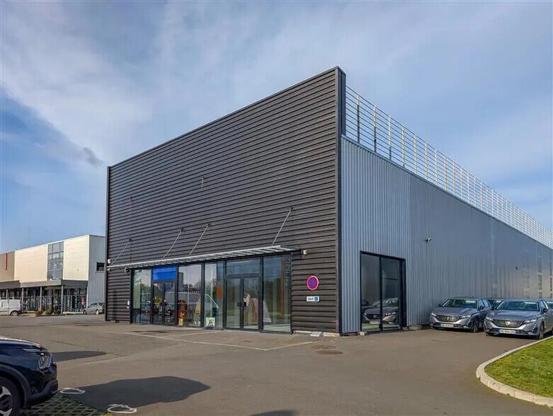 Local commercial dans Saint-Brieuc à louer - Photo de l’immeuble – Image 3 sur 6