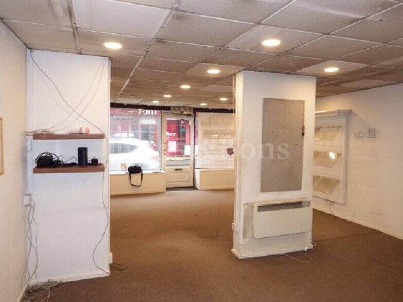 25 Commercial St, Pontypool à vendre - Photo de l’immeuble – Image 2 sur 9