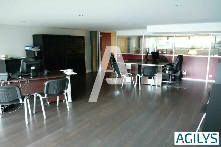 Bureau dans Ivry-sur-Seine à louer - Photo de l’immeuble – Image 3 sur 10