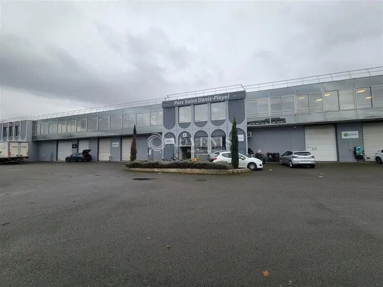 Local d’activités dans Saint-Denis à louer - Photo de l’immeuble – Image 1 sur 9