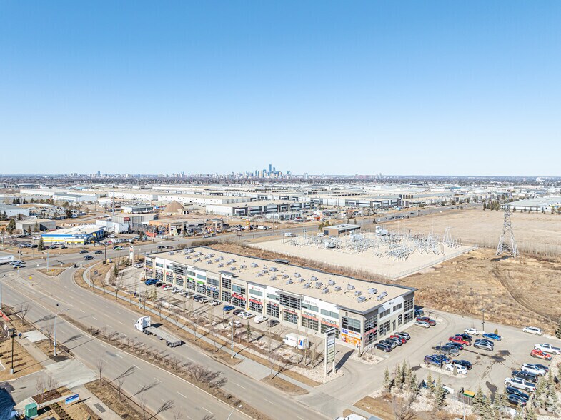 4926 Roper Rd NW, Edmonton, AB à louer - Aérien – Image 2 sur 8