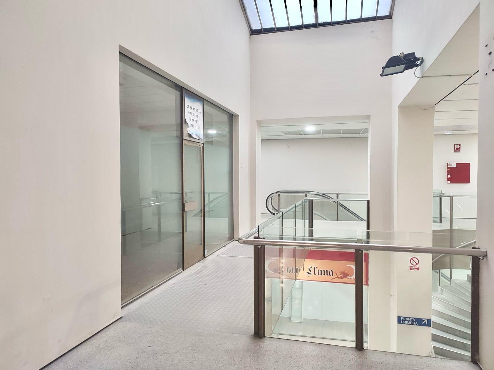 Bureaux/Local commercial dans Granollers, Barcelona à louer Photo de l’immeuble– Image 1 sur 3