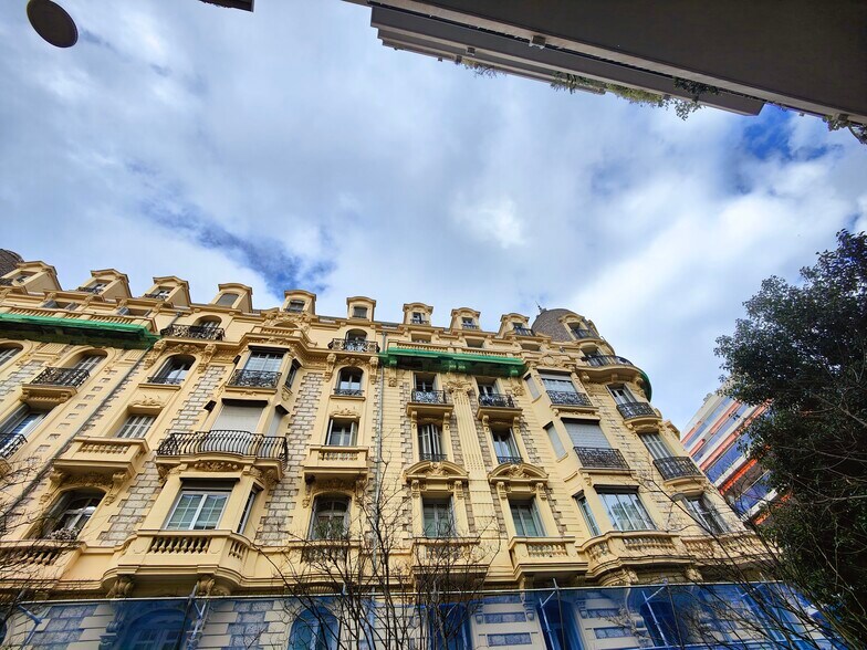 22 Rue Maréchal Joffre, Nice à louer - Photo de l’immeuble – Image 2 sur 19