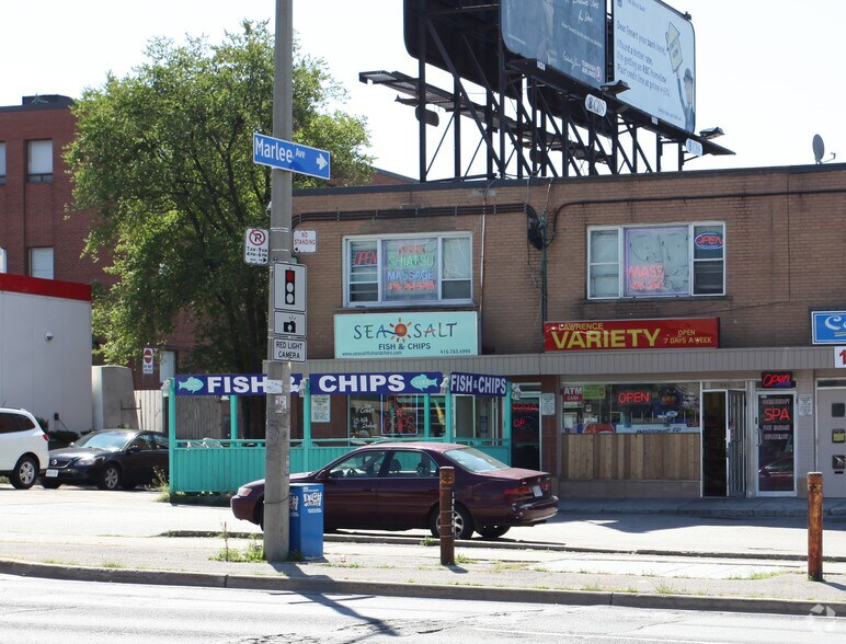 699-703 Lawrence Ave W, Toronto, ON à louer - Photo de l’immeuble – Image 3 sur 4