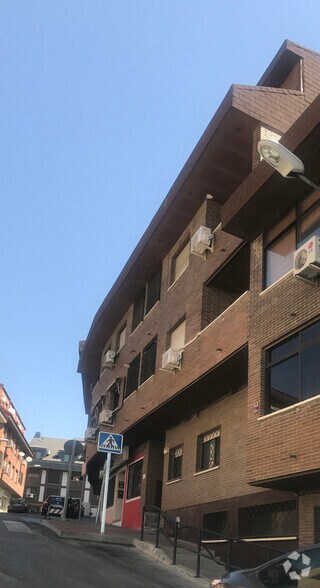 Immeuble residentiel dans Las Rozas de Madrid, Madrid à vendre - Photo de l’immeuble – Image 2 sur 2