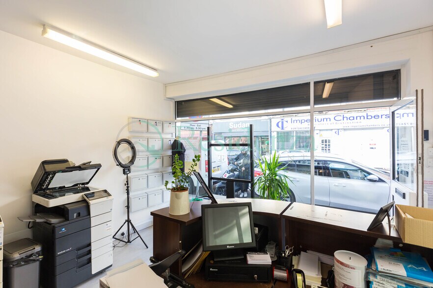 1 Selkirk Rd, Londres à louer - Photo de l’immeuble – Image 2 sur 12
