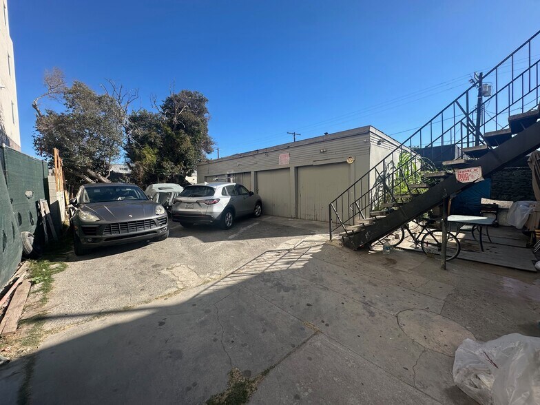 5324 S Hoover St, Los Angeles, CA à vendre - Photo de l’immeuble – Image 2 sur 4