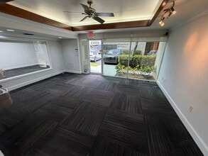 4949-4993 SW 74th Ct, Miami, FL à louer Photo intérieure– Image 1 sur 5