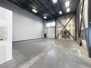 15350 111 Ave NW, Edmonton, AB à louer Photo intérieure– Image 2 sur 3