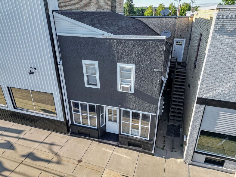 28 Main St W, Richmond, MN à vendre - Photo de l’immeuble – Image 1 sur 11