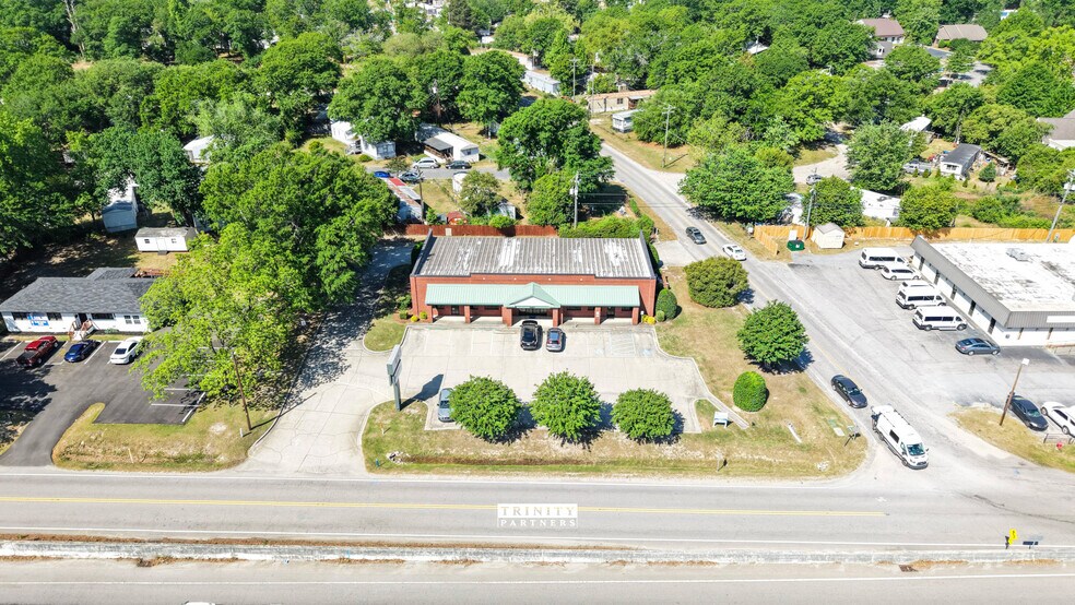 1087 Harbor Dr, West Columbia, SC à louer - Photo de l’immeuble – Image 2 sur 5