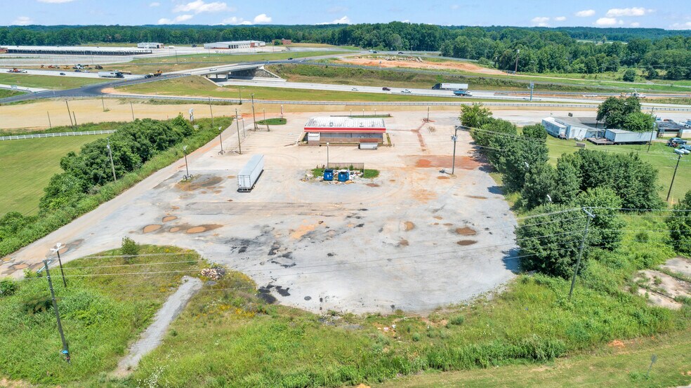 165 Imperial Ln, Gaffney, SC à vendre - Photo de l’immeuble – Image 3 sur 43
