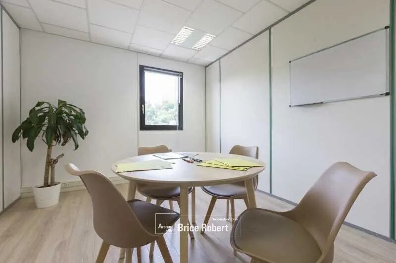 Bureau dans Lyon à louer - Photo de l’immeuble – Image 2 sur 10
