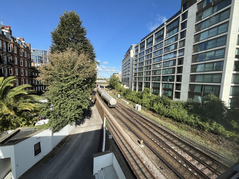 Addison Bridge Pl, Londres à vendre - Photo principale – Image 1 sur 3