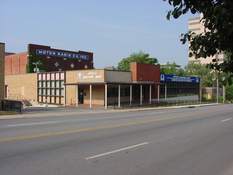 111 W 31st St, Kansas City, MO à louer - Photo de l’immeuble – Image 2 sur 4