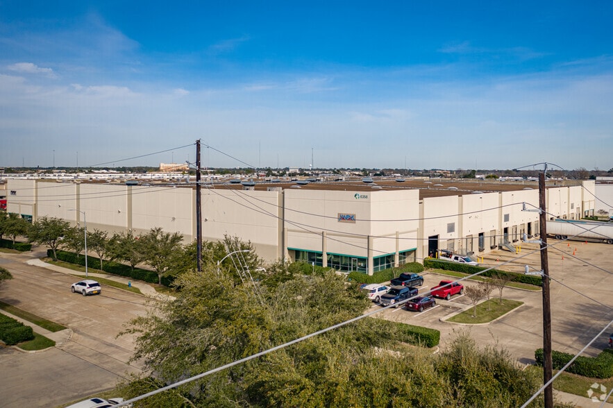 6356 Clara Rd, Houston, TX à louer - Photo de l’immeuble – Image 2 sur 2