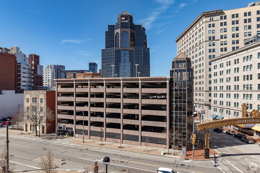 1350 Euclid Ave, Cleveland, OH à louer - Photo de l’immeuble – Image 3 sur 10