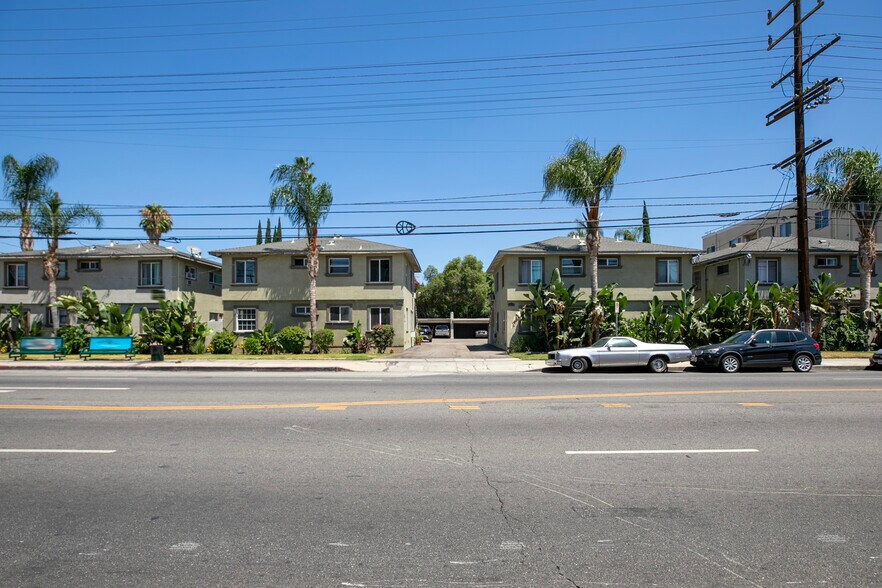 15445 Vanowen St, Van Nuys, CA à vendre - Photo de l’immeuble – Image 2 sur 33