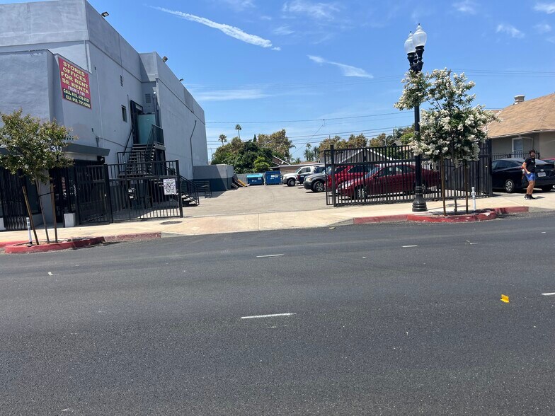 830 S Main St, Santa Ana, CA à vendre - Photo de l’immeuble – Image 2 sur 48