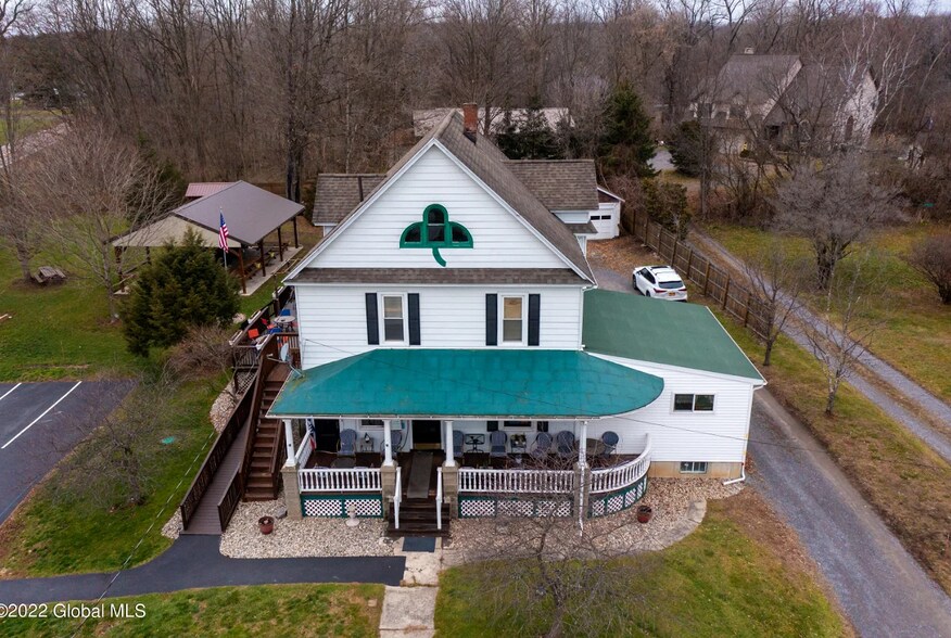 410 Mohawk Dr, Fonda, NY à vendre - Photo de l’immeuble – Image 2 sur 34