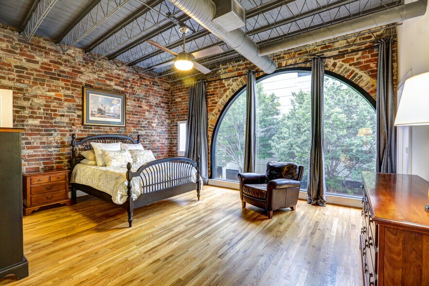 302 E Grace St, Richmond, VA à vendre - Photo de l’immeuble – Image 2 sur 7