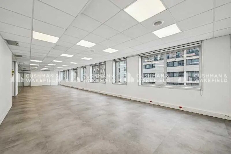 Bureau dans Montrouge à vendre - Photo de l’immeuble – Image 3 sur 15