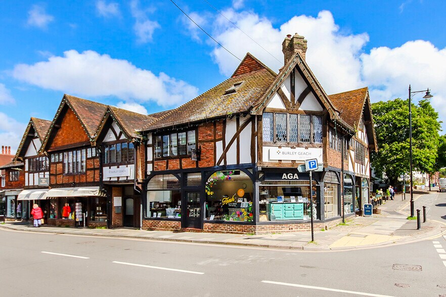 34-35 High St, Haslemere à vendre - Photo de l’immeuble – Image 2 sur 6