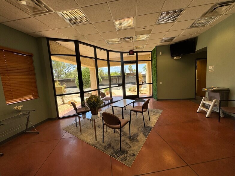 801 N Wilmot Rd, Tucson, AZ à vendre - Hall d’entrée – Image 3 sur 15