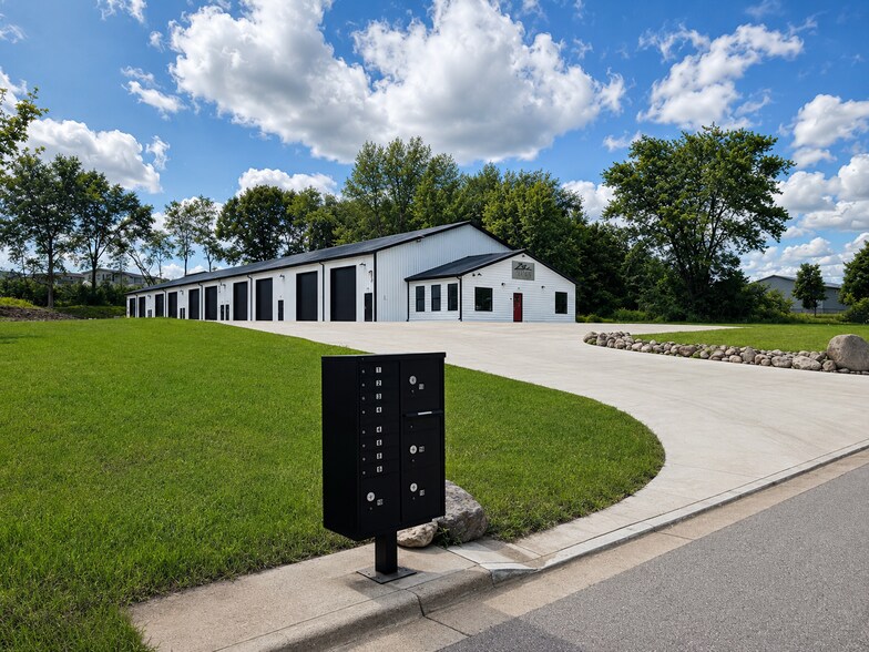 1000 Enterprise Dr, Hastings, MI à louer - Photo de l’immeuble – Image 2 sur 6