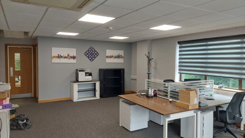 Wharfedale Rd, Cardiff à louer - Photo de l’immeuble – Image 2 sur 5