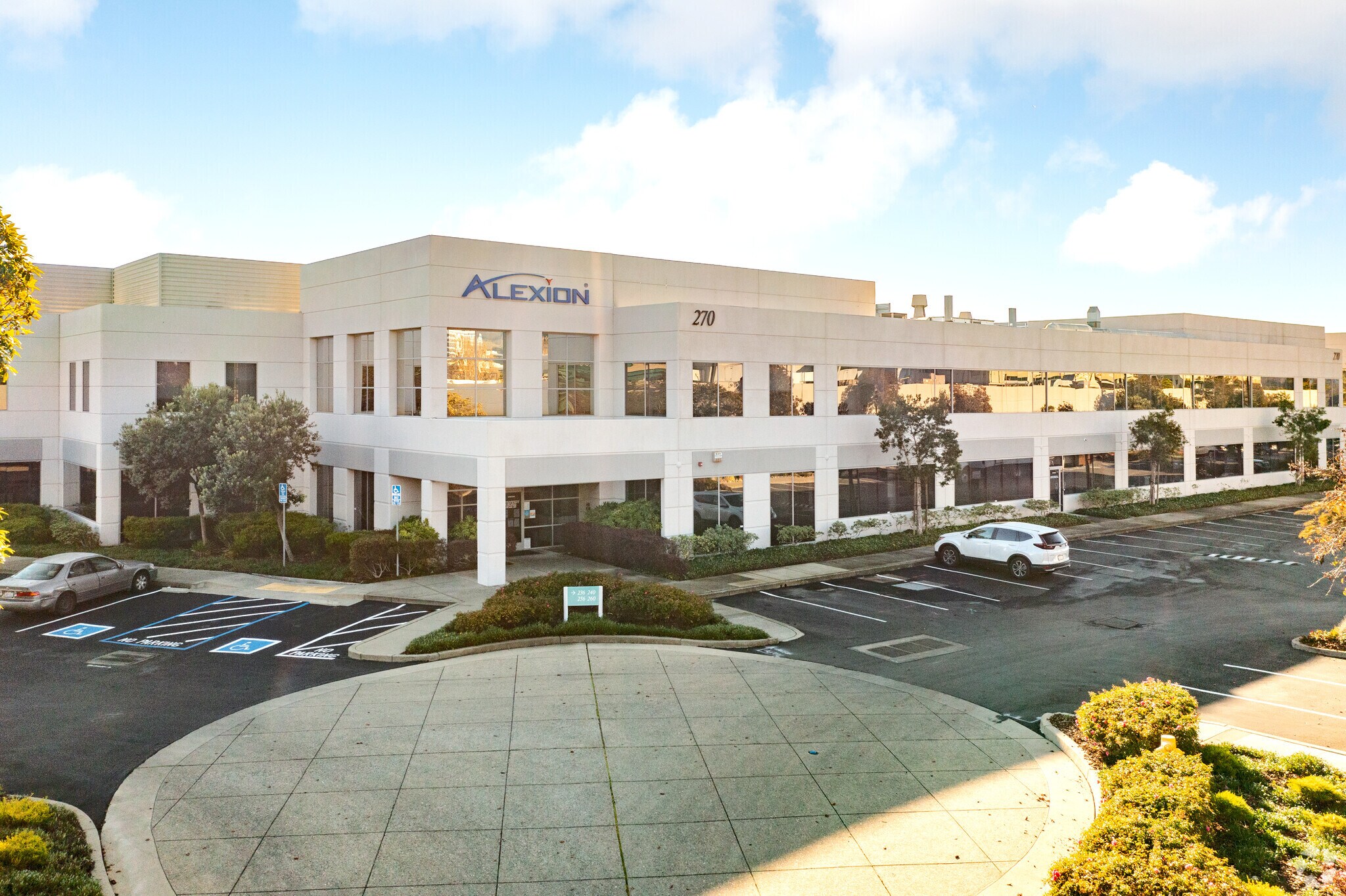 270 E Grand Ave, South San Francisco, CA à louer Photo principale– Image 1 sur 21