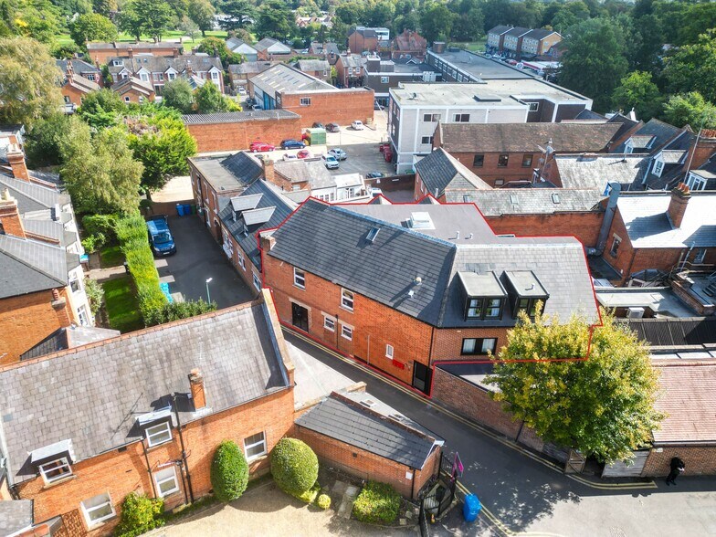 Queens Pl, Ascot à vendre - Photo principale – Image 1 sur 8