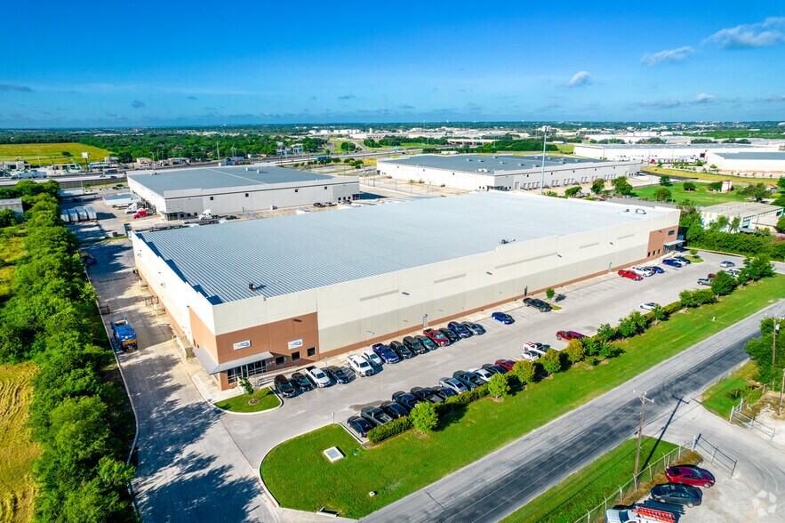 5410 Dietrich Rd, San Antonio, TX à louer - Aérien – Image 2 sur 5